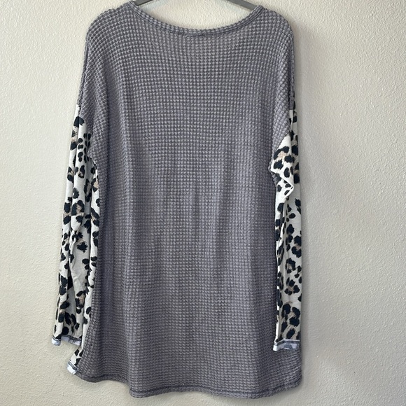 BiBi Gray and Cream Cheetah Print Long Sleeve Size XL - Picture 6 of 6